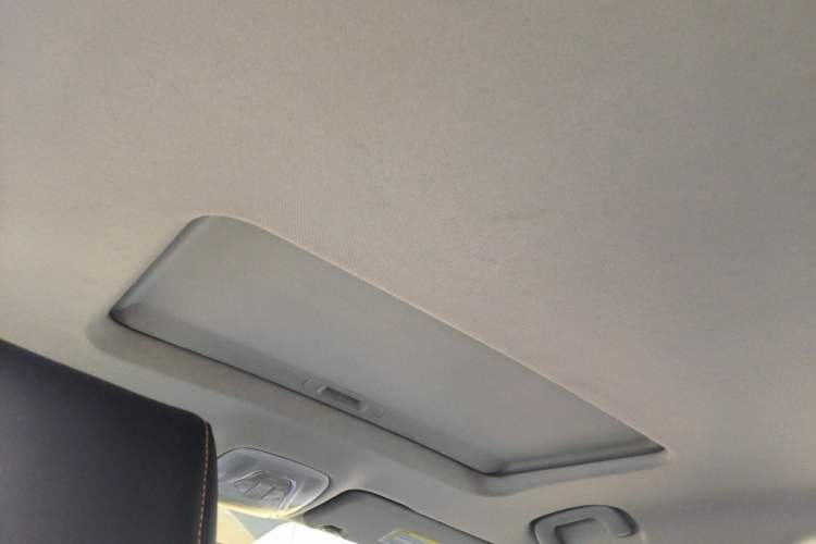 Used GAC Trumpchi GS3 2017 150N Automatic Elite Edition Headliner
