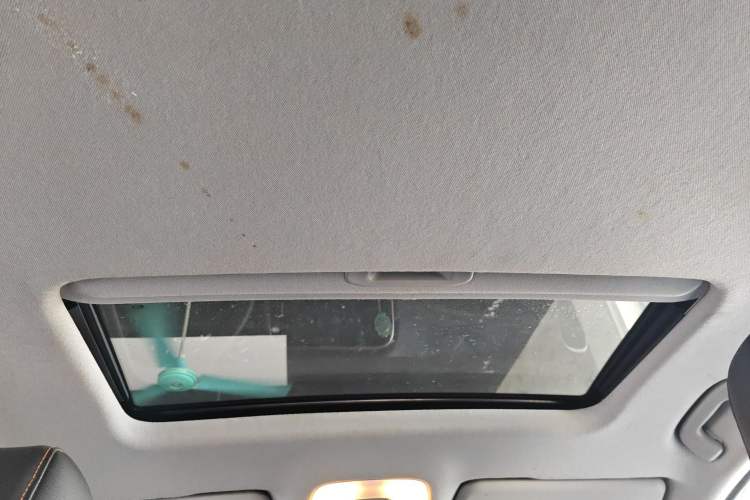 Used GAC Trumpchi GS3 2017 150N Automatic Elite Edition Headliner