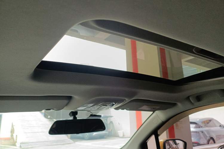 Used GAC Trumpchi GS3 2017 200T Automatic Luxury Edition Headliner
