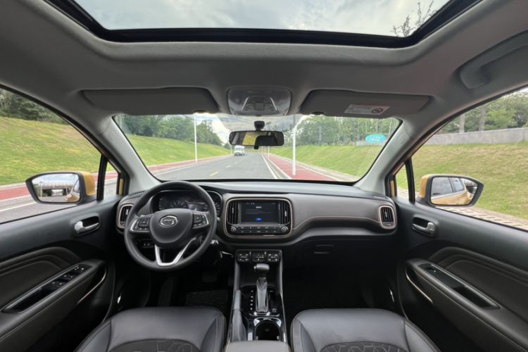 Used GAC Trumpchi GS3 2017 150N Automatic Elite Edition Interior 1