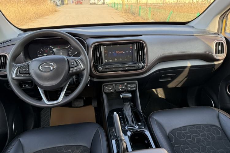 Used GAC Trumpchi GS3 2017 150N Automatic Elite Edition Interior 10
