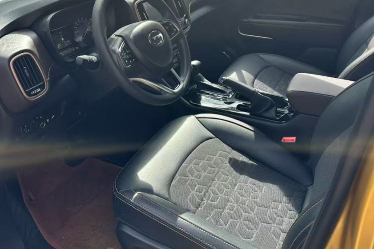 Used GAC Trumpchi GS3 2017 150N Automatic Elite Edition Interior 2