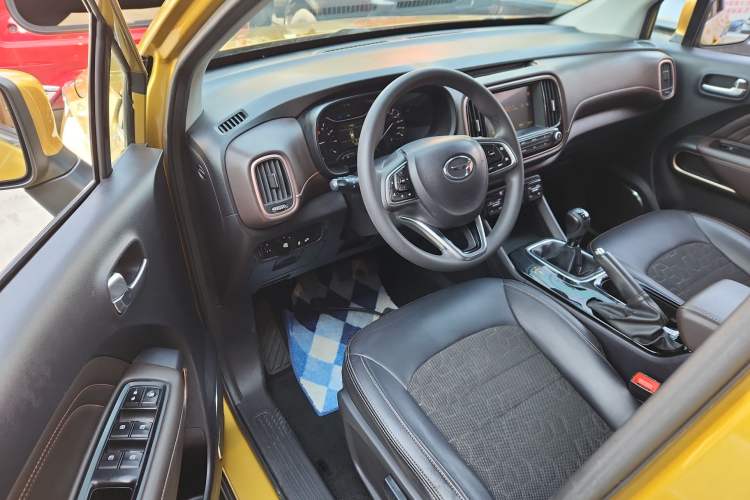 Used GAC Trumpchi GS3 2017 150N Manual Elite Edition Interior 3