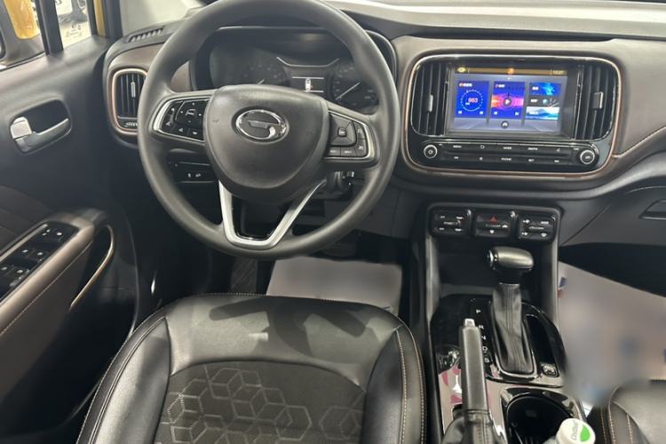 Used GAC Trumpchi GS3 2017 150N Automatic Elite Edition Interior 3