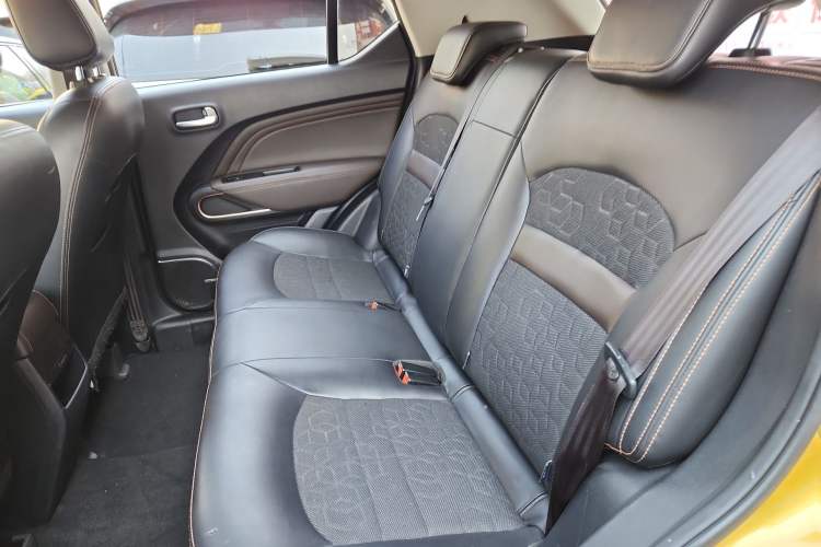 Used GAC Trumpchi GS3 2017 150N Manual Elite Edition Interior 4