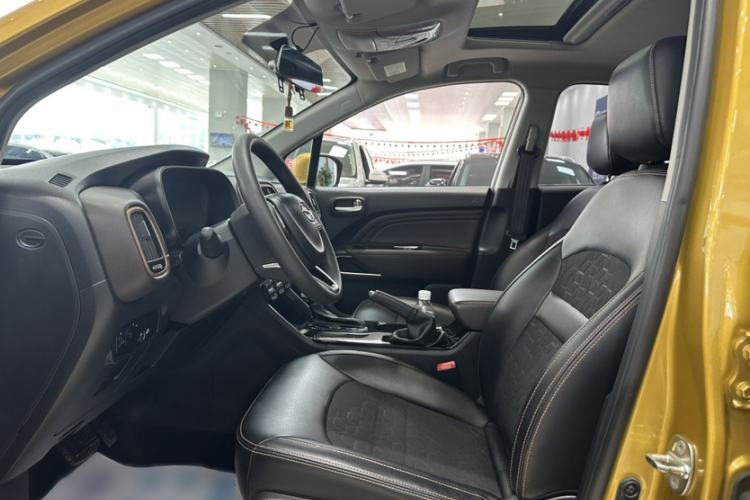Used GAC Trumpchi GS3 2017 150N Automatic Elite Edition Interior 4