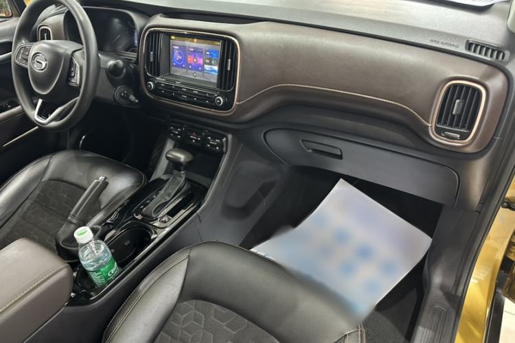 Used GAC Trumpchi GS3 2017 150N Automatic Elite Edition Interior 6