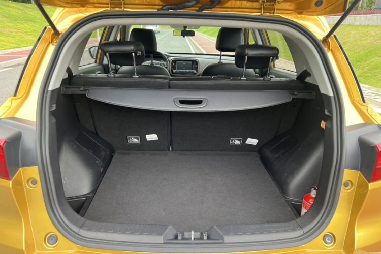 Used GAC Trumpchi GS3 2017 150N Automatic Elite Edition Interior 8