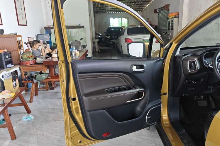 Used GAC Trumpchi GS3 2017 150N Automatic Elite Edition Left Front Door Interior