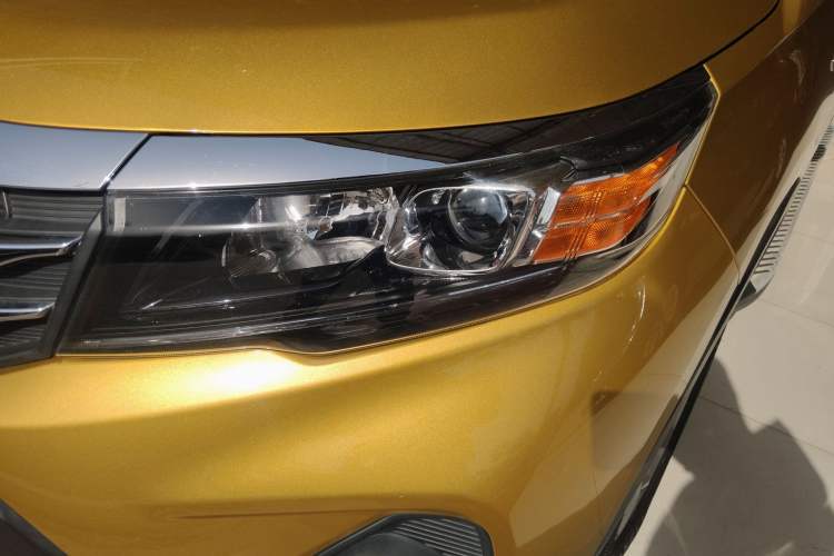 Used GAC Trumpchi GS3 2017 150N Automatic Elite Edition Left Front Headlight
