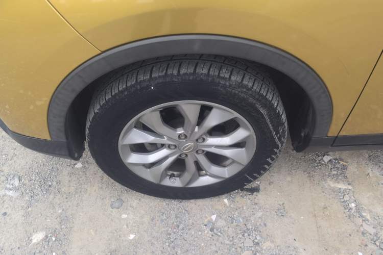 Used GAC Trumpchi GS3 2017 150N Automatic Elite Edition Left Front Wheel Hub