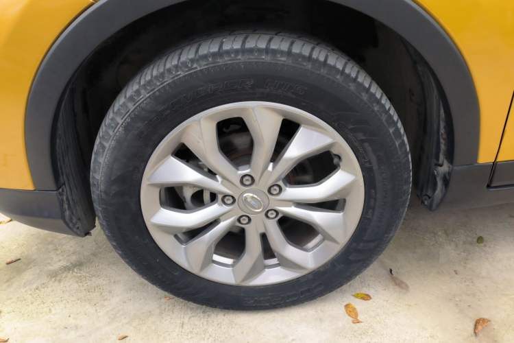 Used GAC Trumpchi GS3 2017 150N Automatic Elite Edition Left Front Wheel Hub