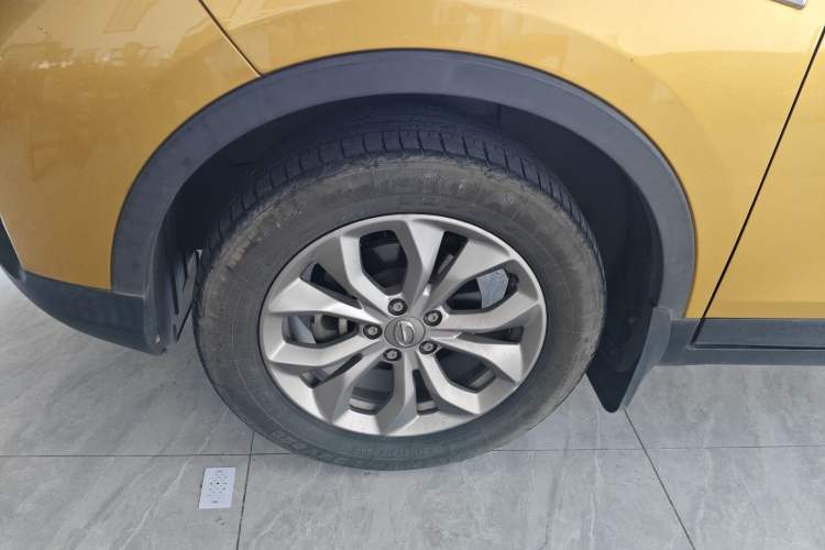 Used GAC Trumpchi GS3 2017 150N Automatic Elite Edition Left Front Wheel Hub