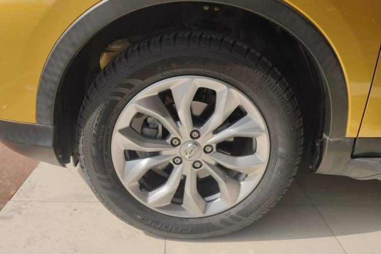 Used GAC Trumpchi GS3 2017 150N Automatic Elite Edition Left Front Wheel Hub