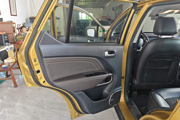 Used GAC Trumpchi GS3 2017 150N Automatic Elite Edition Left Rear Door Interior