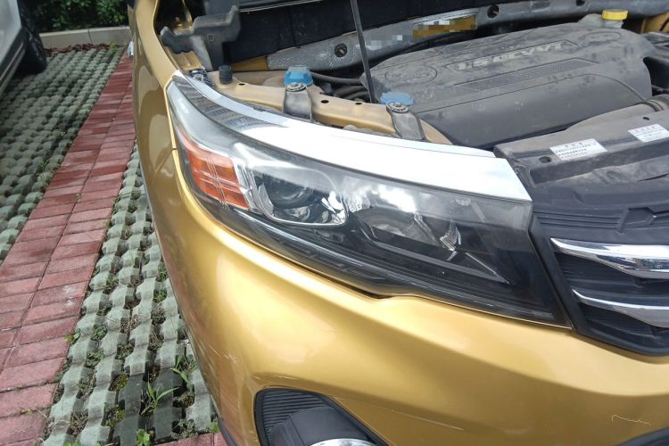 Used GAC Trumpchi GS3 2017 150N Manual Elite Edition Right Front Headlight