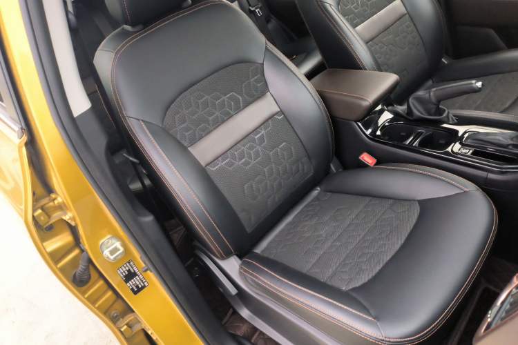 Used GAC Trumpchi GS3 2017 150N Automatic Elite Edition Right Front Seat