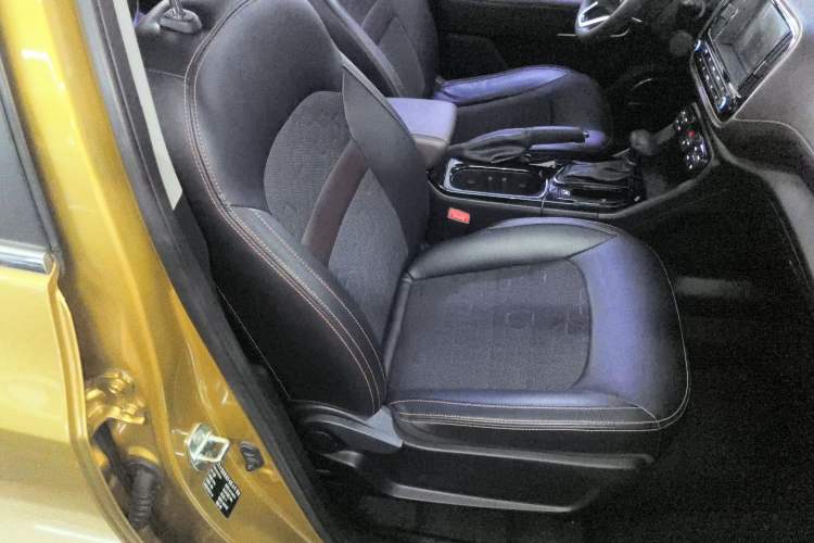 Used GAC Trumpchi GS3 2017 200T Automatic Elite Edition Right Front Seat