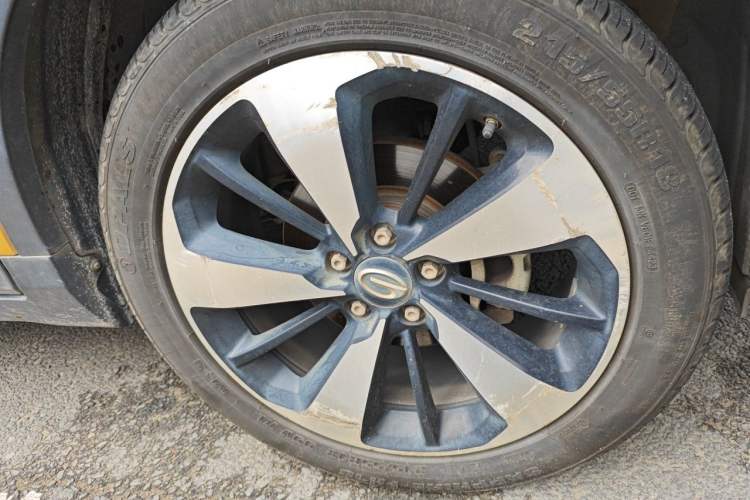 Used GAC Trumpchi GS3 2017 200T Automatic Luxury Edition Right Front Wheel Hub