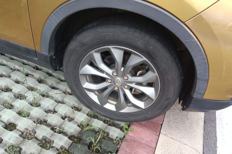 Used GAC Trumpchi GS3 2017 150N Manual Elite Edition Right Front Wheel Hub