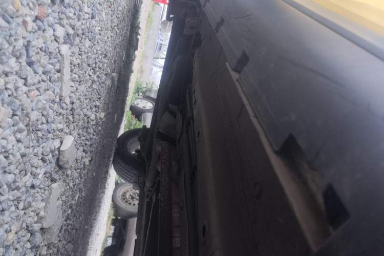 Used GAC Trumpchi GS3 2017 150N Automatic Elite Edition Right Side Sill