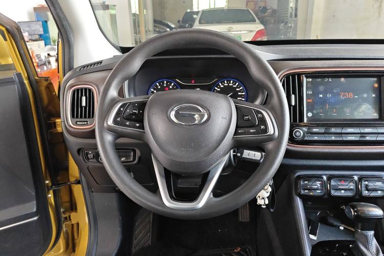 Used GAC Trumpchi GS3 2017 150N Automatic Elite Edition Steering Wheel
