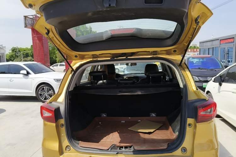 Used GAC Trumpchi GS3 2017 200T Automatic Luxury Edition Trunk