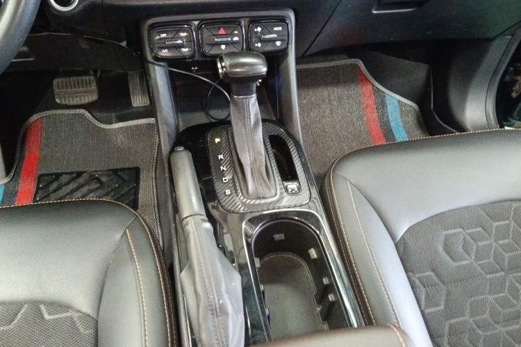 Used GAC Trumpchi GS3 2019 235T Automatic Elite Edition Gear Lever