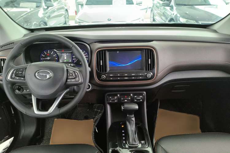 Used GAC Trumpchi GS3 2019 235T Automatic Luxury Edition Center Console