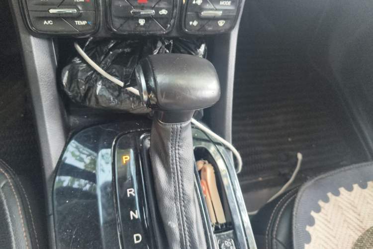 Used GAC Trumpchi GS3 2019 235T Automatic Elite Edition Gear Lever