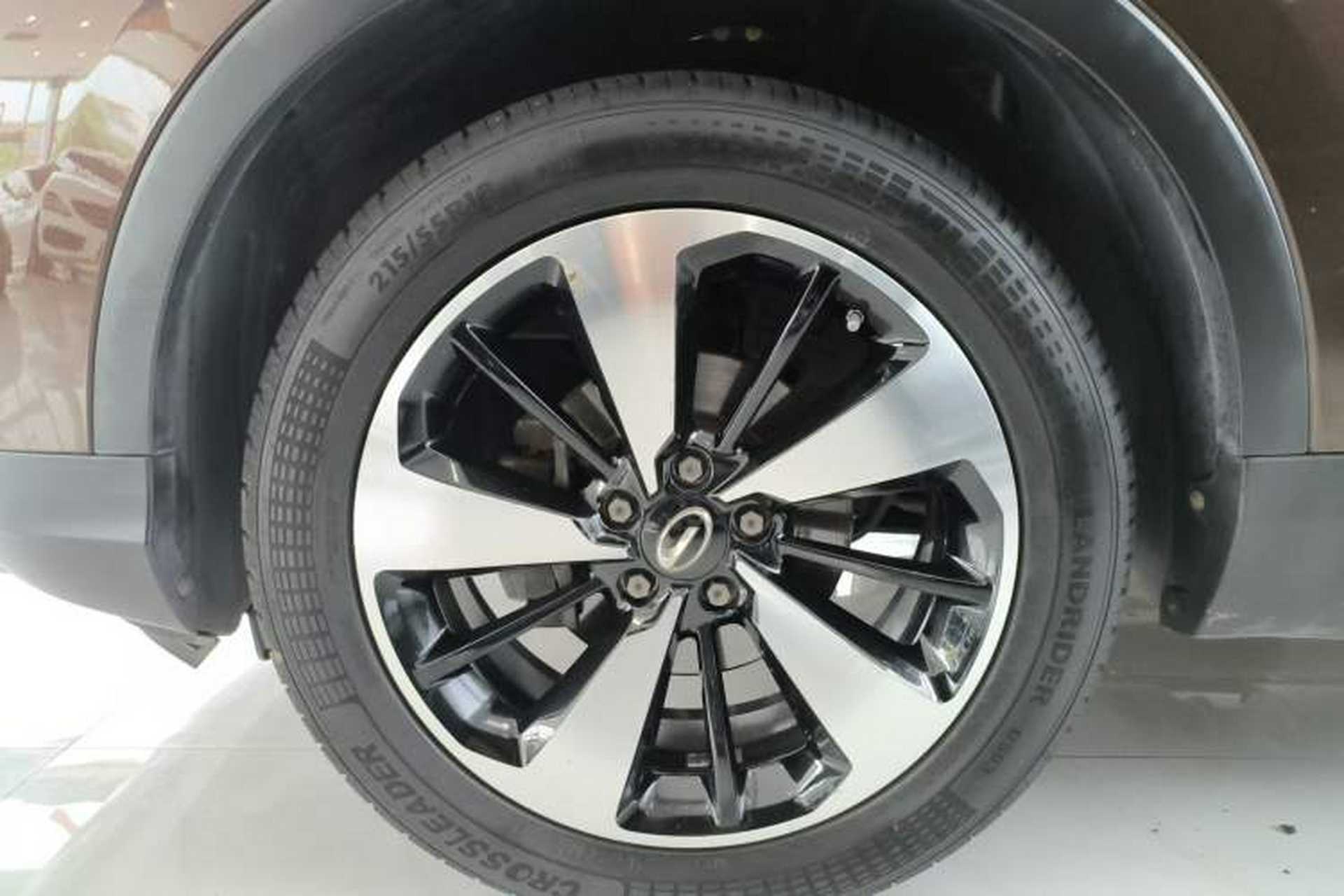 Used GAC Trumpchi GS3 2019 235T Automatic Luxury Edition Left Front Wheel Hub
