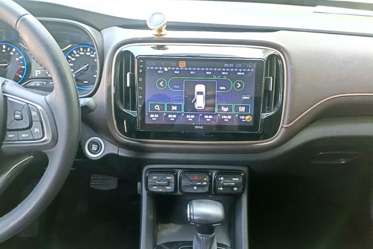 Used GAC Trumpchi GS3 2019 235T Automatic Elite Edition Audio And AC Panel