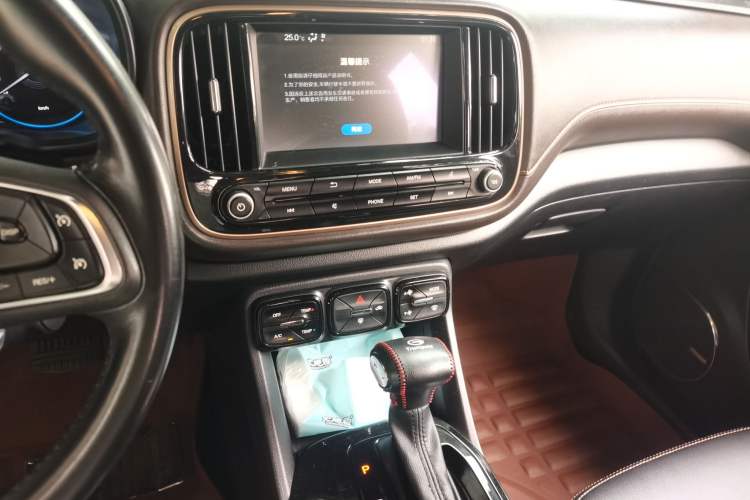 Used GAC Trumpchi GS3 2019 235T Automatic Elite Edition Audio And AC Panel