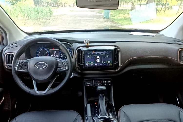 Used GAC Trumpchi GS3 2019 235T Automatic Elite Edition Center Console