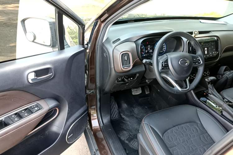 Used GAC Trumpchi GS3 2019 235T Automatic Elite Edition Driver Seat