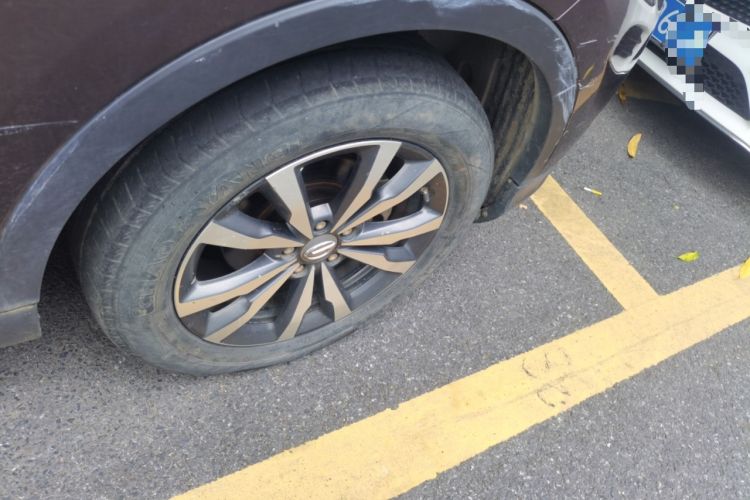 Used GAC Trumpchi GS3 2019 235T Automatic Elite Edition Right Front Wheel Hub