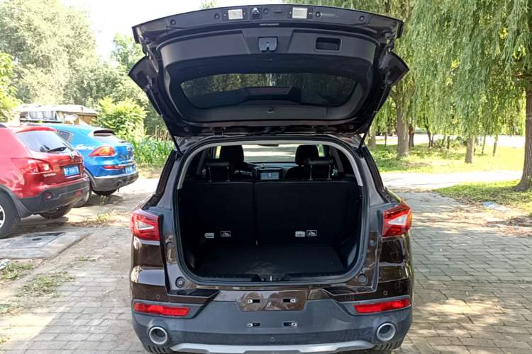 Used GAC Trumpchi GS3 2019 235T Automatic Elite Edition Trunk