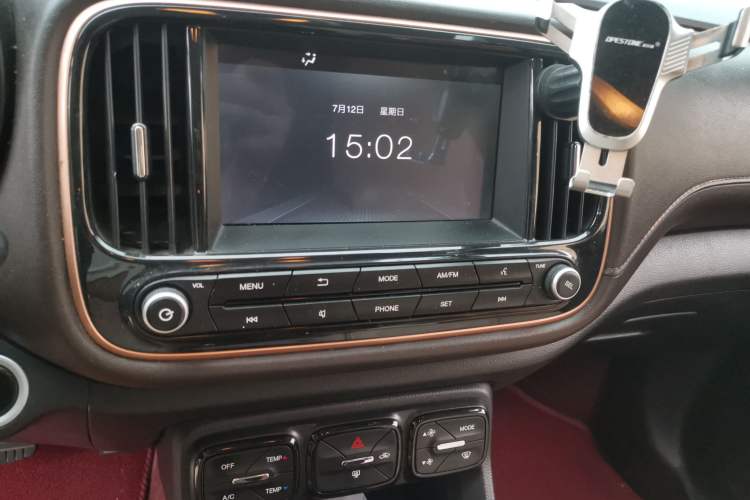 Used GAC Trumpchi GS3 2019 235T Automatic Elite Edition Audio And AC Panel
