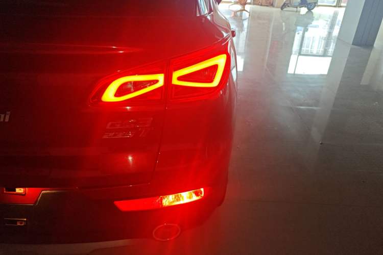 Used GAC Trumpchi GS3 2019 235T Automatic Elite Edition Right Rear Taillight