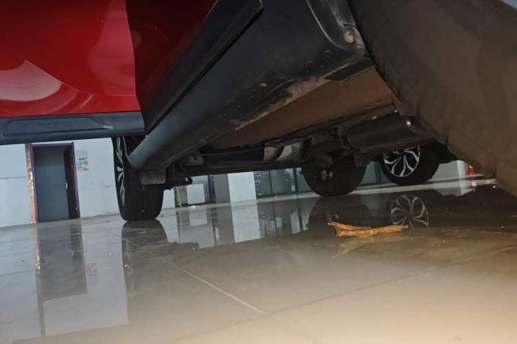 Used GAC Trumpchi GS3 2019 235T Automatic Elite Edition Right Side Sill