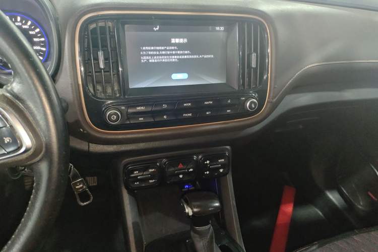 Used GAC Trumpchi GS3 2019 150N Automatic Elite Edition Audio And AC Panel