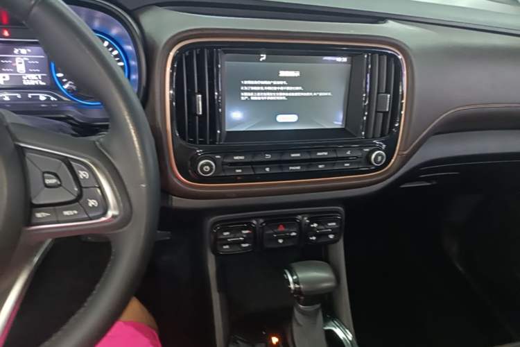 Used GAC Trumpchi GS3 2019 235T Automatic Elite Edition Audio And AC Panel