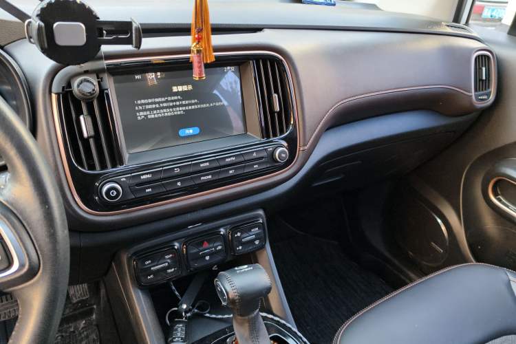 Used GAC Trumpchi GS3 2019 235T Automatic Elite Edition Audio And AC Panel