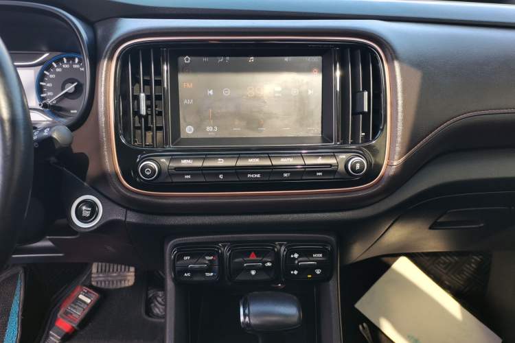 Used GAC Trumpchi GS3 2019 235T Automatic Elite Edition Audio And AC Panel