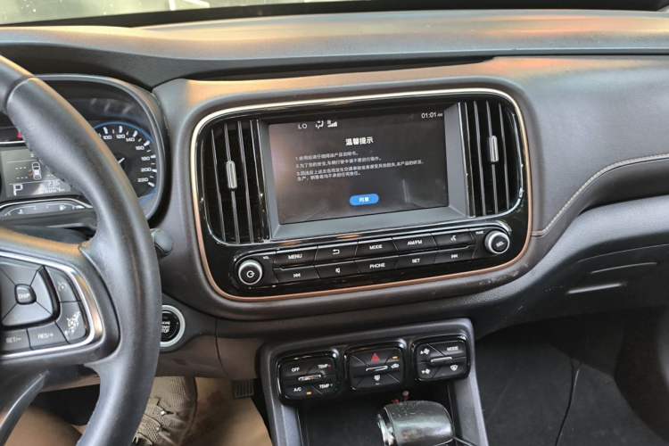 Used GAC Trumpchi GS3 2019 235T Automatic Elite Edition Audio And AC Panel