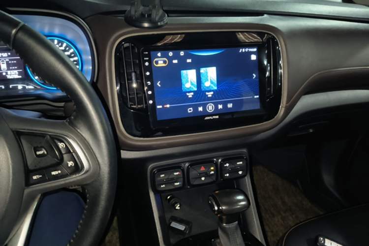 Used GAC Trumpchi GS3 2019 235T Automatic Elite Edition Center Console