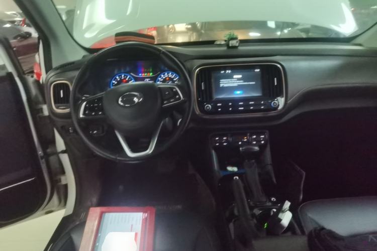 Used GAC Trumpchi GS3 2019 235T Automatic Elite Edition Center Console