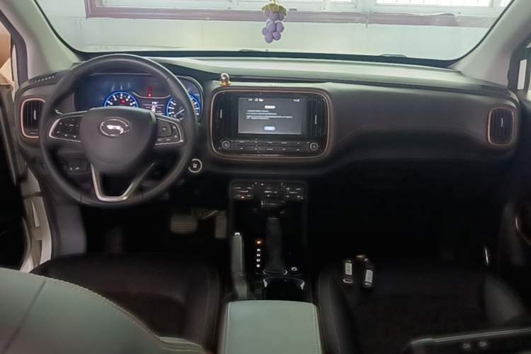 Used GAC Trumpchi GS3 2019 235T Automatic Elite Edition Center Console