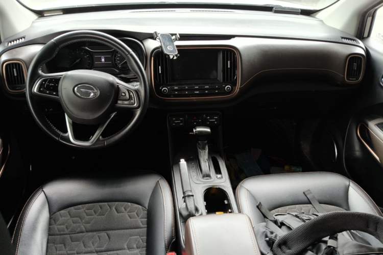 Used GAC Trumpchi GS3 2019 235T Automatic Elite Edition Center Console