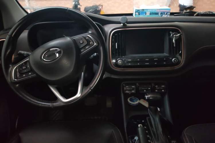 Used GAC Trumpchi GS3 2019 235T Automatic Elite Edition Center Console